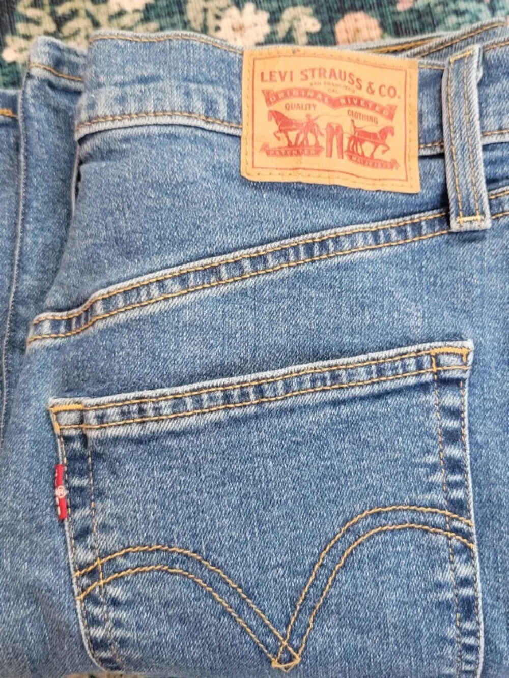 Levi's Ribcage Straight Ankle Jeans Medium Wash Size 29
